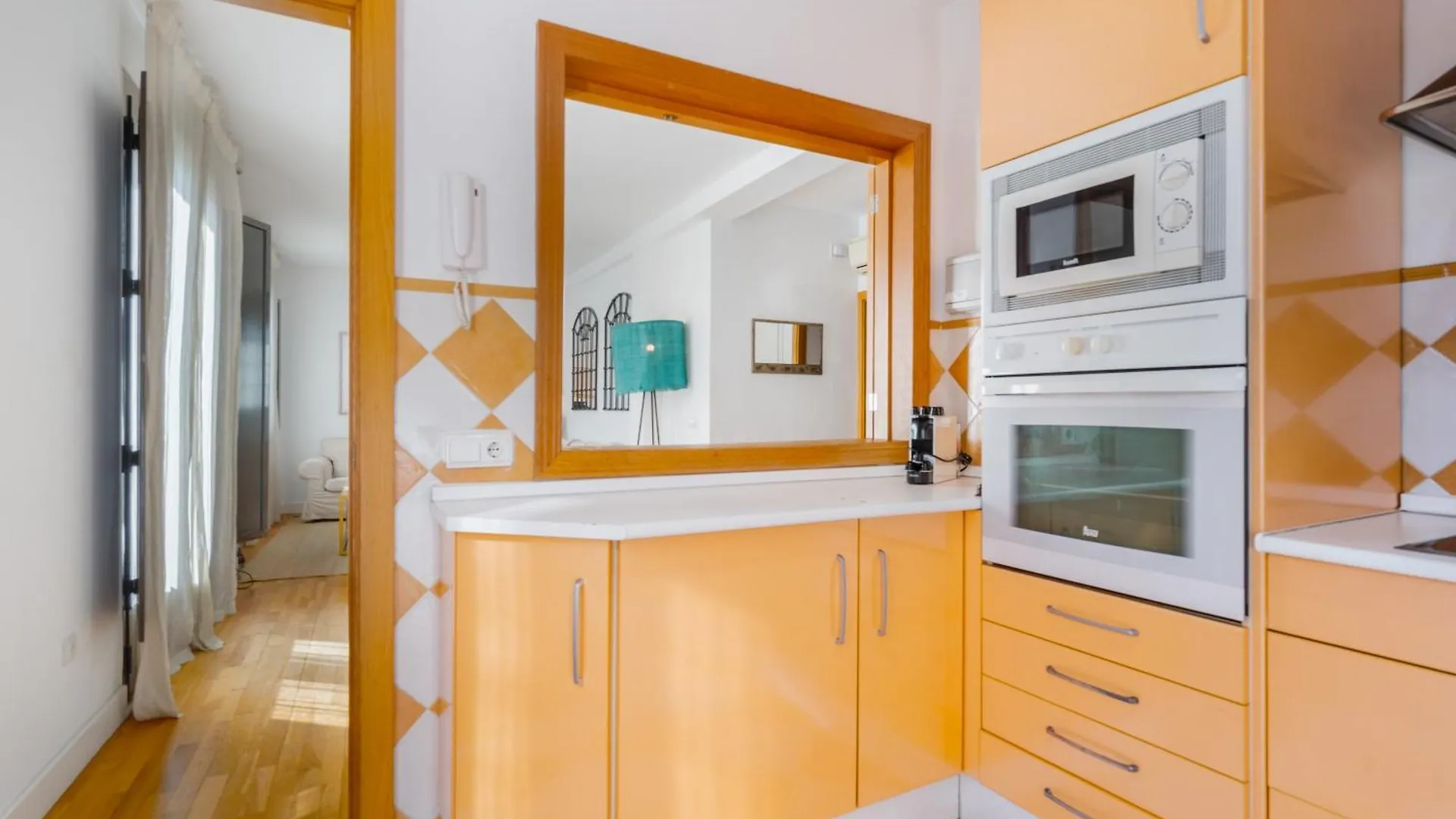 3 Bedrooms 2 Bathrooms Furnished - Triana - Great Apartment - Mintystay Seville Spain
