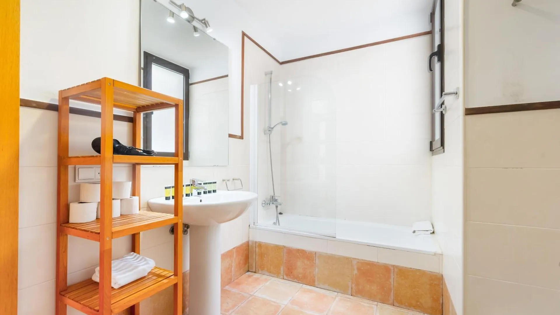 3 Bedrooms 2 Bathrooms Furnished - Triana - Great Apartment - Mintystay Seville Spain