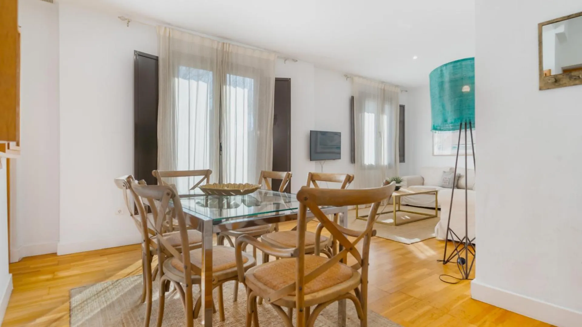 3 Bedrooms 2 Bathrooms Furnished - Triana - Great Apartment - Mintystay Seville
